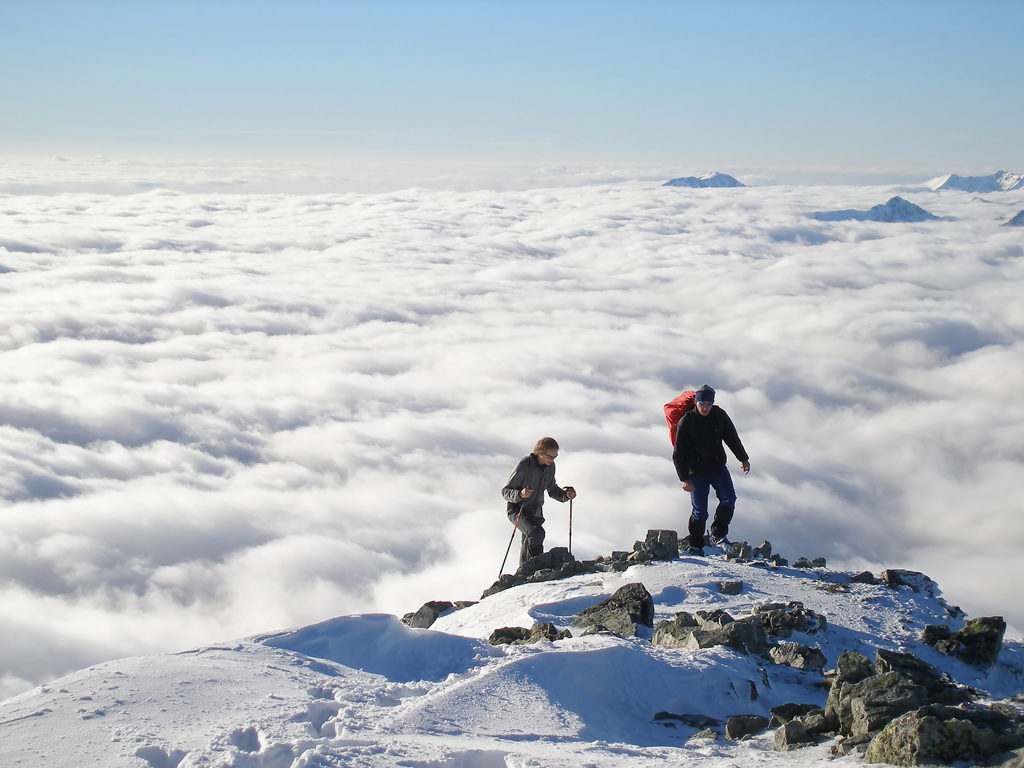 Beim Raufgehen besser runterkommen - Resilienztraining in den Bergen. Wandercoaching in Oesterreich. Wandern und Coaching